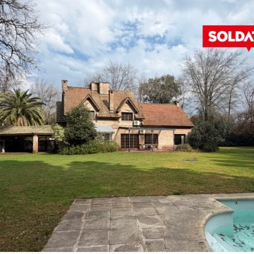 Casa en venta y alquiler sobre lote de más de  2.500 m2 - excelente acceso - bajas expensas - Pilar
