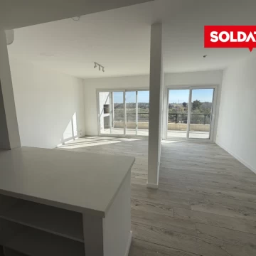 Departamento  alquiler en Zug Caamaño - tres ambientes con balcon