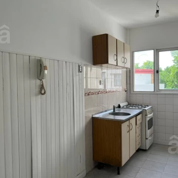 Departamento en Venta -Villa Ballester - 2 Ambientes - Amplio- 3er piso por escalera