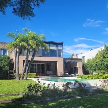 Casa en alquiler amoblada en Albanueva, Tigre