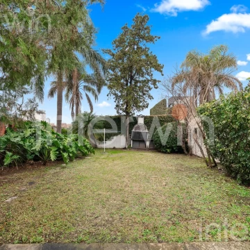 Casa en VENTA de 7 ambientes a RECICLAR con patio, terraza y jardín en  Nuñez