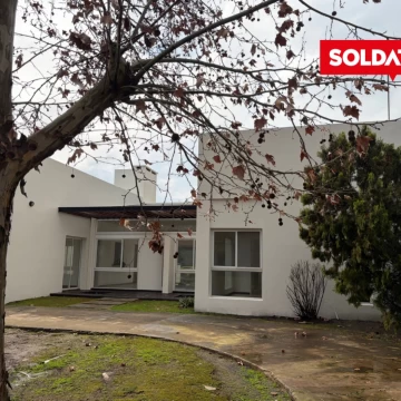 Casa en venta en Roble Joven Pilar - una planta - apta credito - lote central