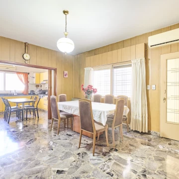 Venta Casa en Lote Propio de 4 Ambientes con Quincho - Parrilla - Patio - Cochera