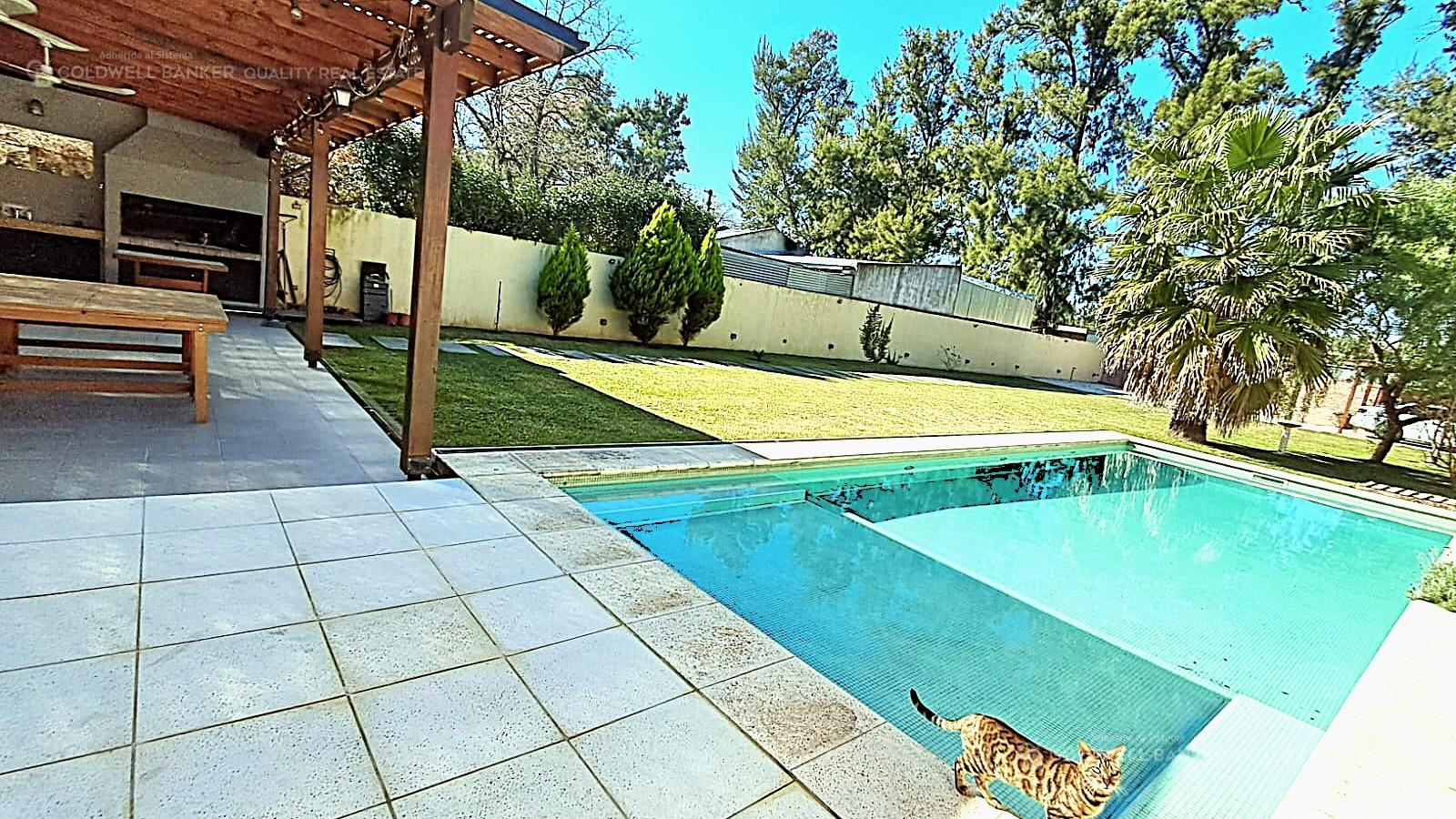 PILETA CON SOLARIUM