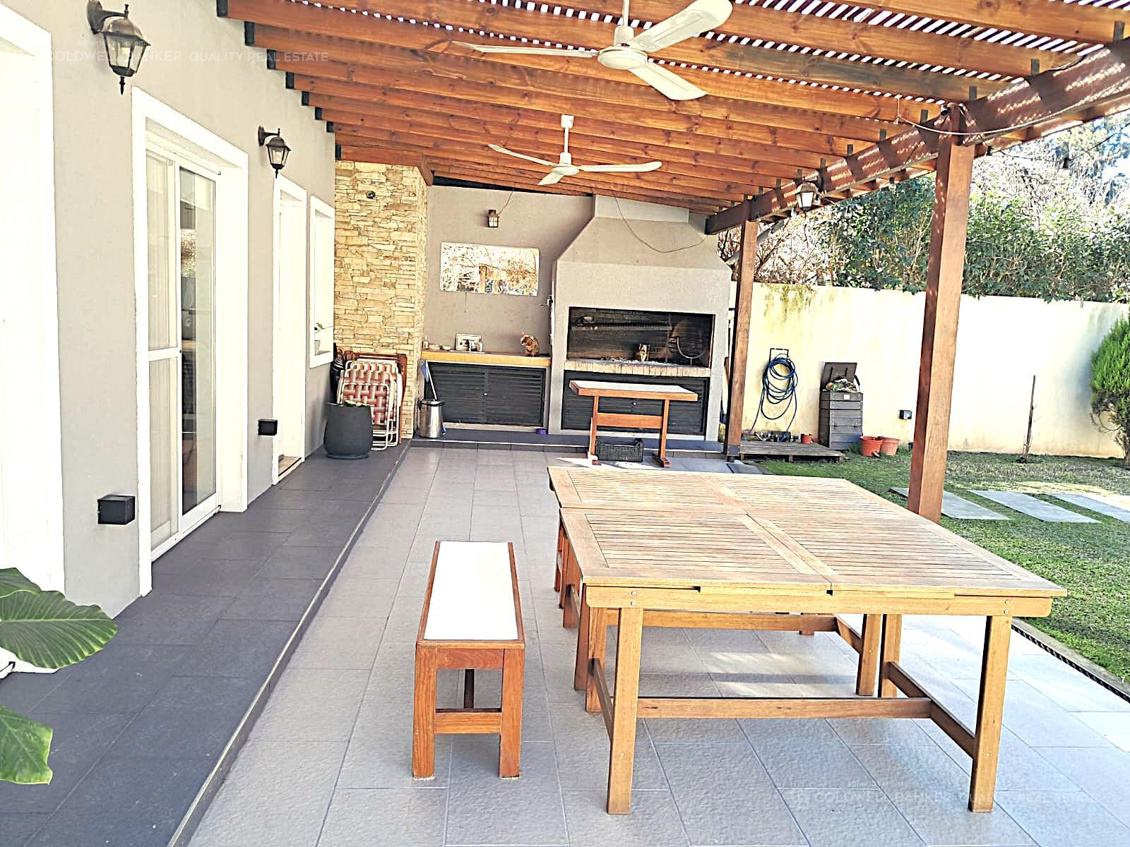 PARRILLA TECHADA