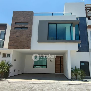CASA EN VENTA EN FRACC. EL SUSPIRO, ZONA CUAUTLANCINGO, PUEBLA.