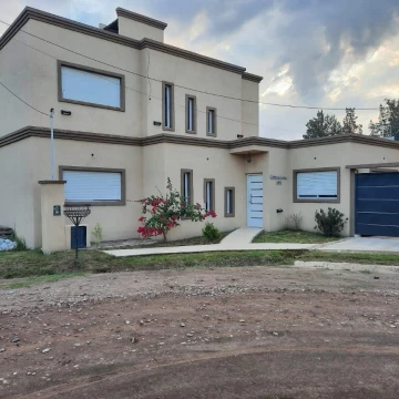 Venta casa 4 ambientes Matheu Escobar