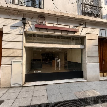Local en Av. Las Heras 1958