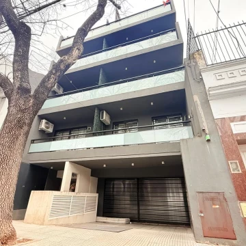 Venta Departamento 2 Ambientes con Terraza y Parrilla en Caballito