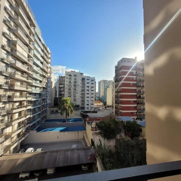 Excelente 2 ambientes muy luminoso al contrafrente.