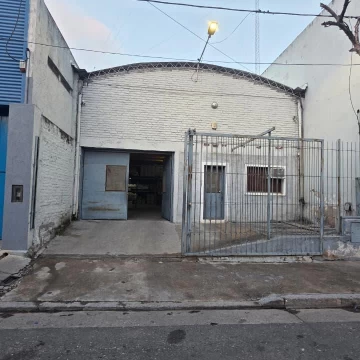Galpón en Observatorio A METROS DE LA AV. JULIO ROCA ZONA INDUSTRIAL!