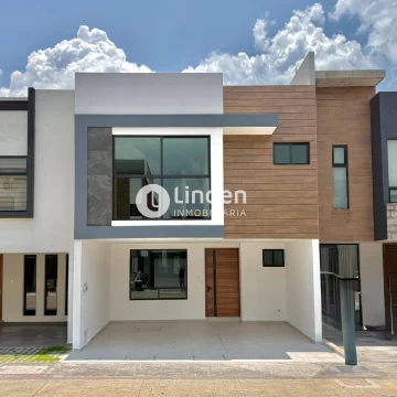 CASA EN VENTA EN FRACCIONAMIENTO LUCENDI, ZONA SAN PEDRO CHOLULA