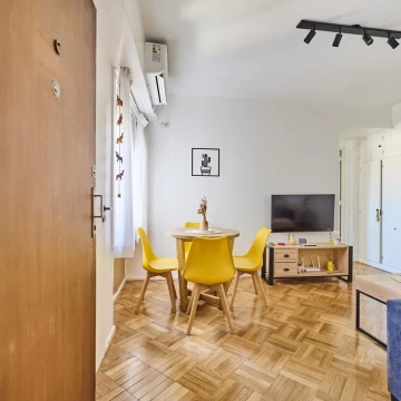 Venta departamento 2 ambientes, reciclado, con balcón en Monserrat