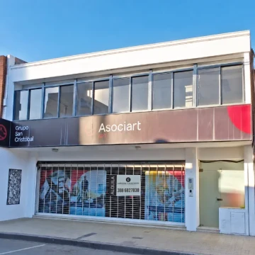 ⚫️EN ALQUILER⚫️EXCELENTE LOCAL COMERCIAL - BALACRCE Nº 177