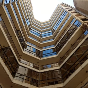 Piso completo, 3 dormitorios con cochera incluida en  Nueva Córdoba , Av. Poeta Lugones 142.