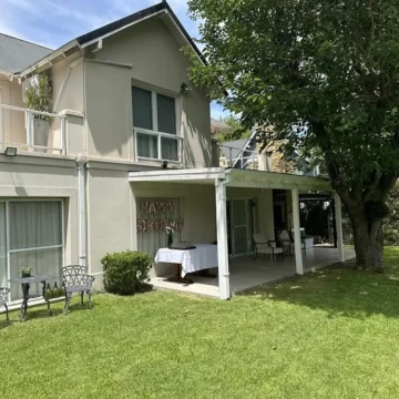 Casa en venta de 5 dorm en Septiembre, Escobar APTO CREDITO
