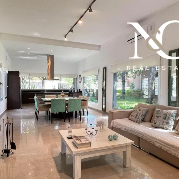 Casa en venta en Costa Esmeralda Gas natural