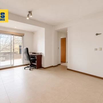 Venta. 3 ambientes. Balcon . Barracas.