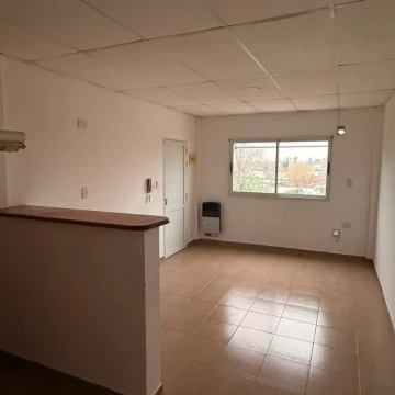 Departamento en alquiler de 1 dormitorio con cochera
