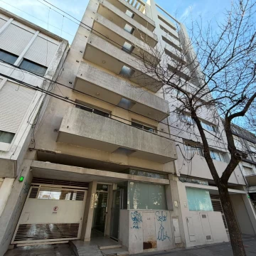 Venta de departamento 3 ambientes con cochera en La Plata