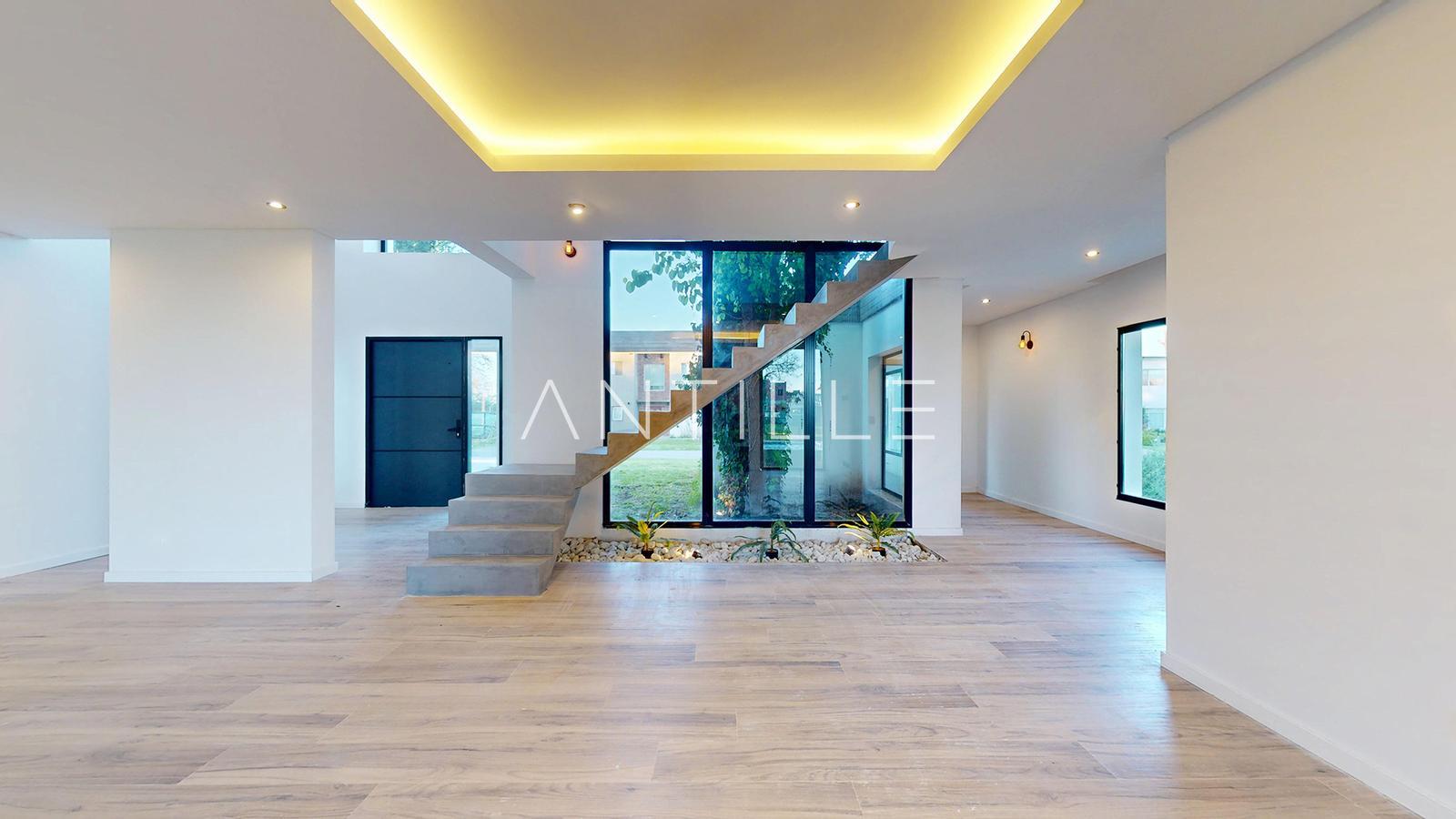 SALA  1 CASA EN GREENVILLE POLO 