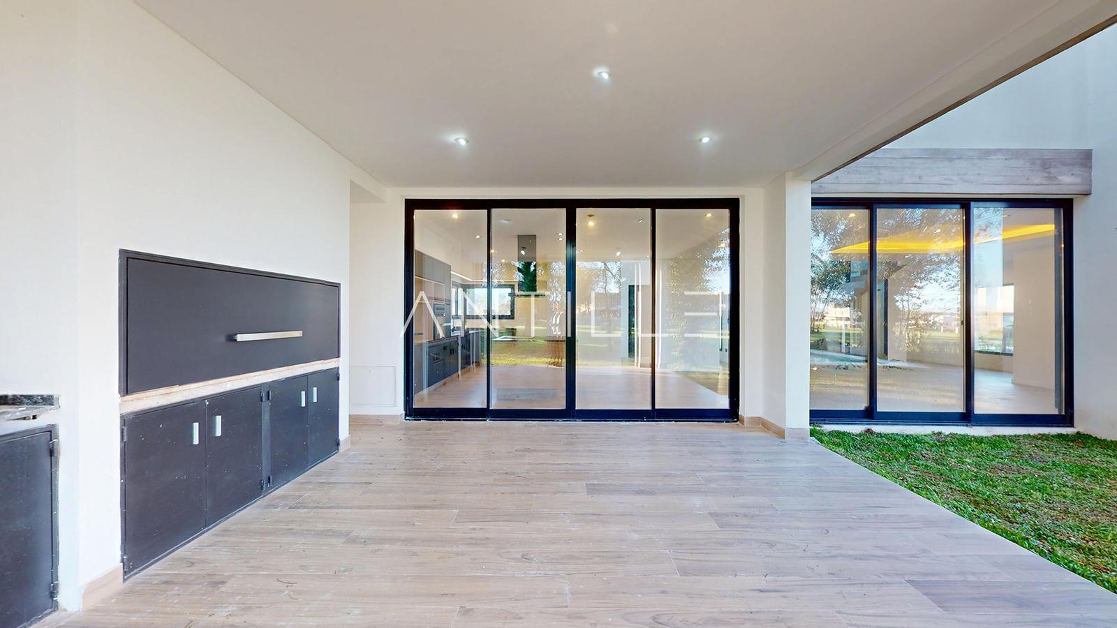 GALERIA  1 CASA EN GREENVILLE POLO 