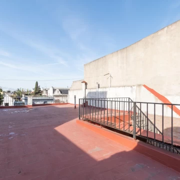 Venta PH tipo casa de 3 ambientes con cochera en Villa Urquiza