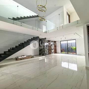 CASA EN VENTA EN PARQUE GUANAJUATO, LOMAS DE ANGELÓPOLIS, PUEBLA.