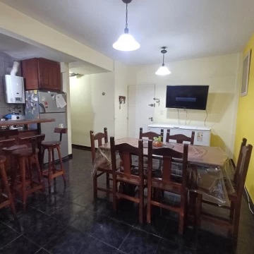 Venta Departamento de 3 ambientes con espacio guarda coches