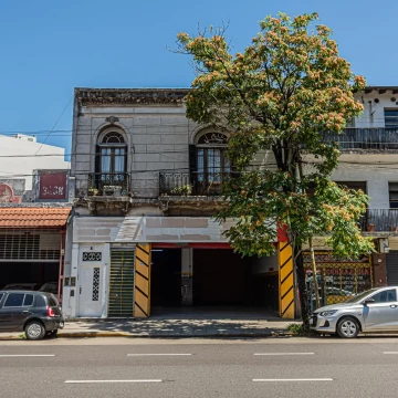 Oficinas en punto estratégico sobre Av Triunvirato