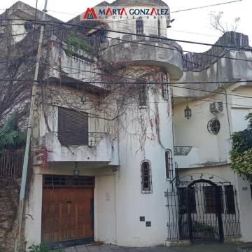 VILLA SARMIENTO CASA EN VENTA TRES DORMITORIOS COCHERA