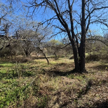 Venta terreno en Villa Warcalde 1300 metros con escritura, apto 3/4 unidades