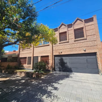 Casa en B° Urca - Jose Pillado al 1000