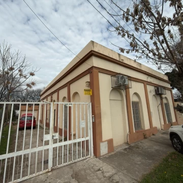 Casona con terreno amplio  3 dormitorios