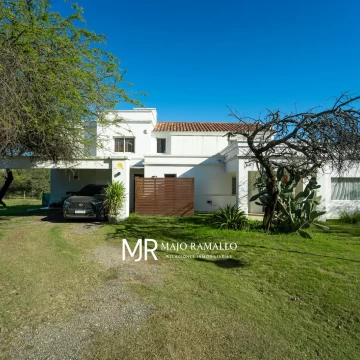 Casa en Venta 3 dorm - Altos del Golf