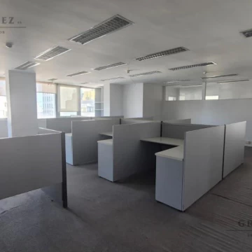 Oficina de 300 m2 en alquiler en Microcentro