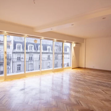 Venta piso 7. Vista panorámica a Libertador, Callao y Parque Thays. Palier privado. Recoleta