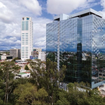 OFICINAS EN VENTA EN TORRE ALBERTINA, ZONA LA PAZ