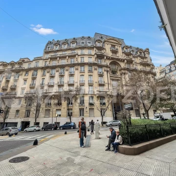 Departamento en venta en Palacio Estrugamou 3 dormitorios Retiro
