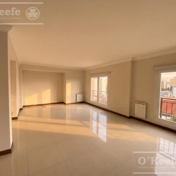 Departamento semipiso 4 ambientes en Quilmes-Cochera