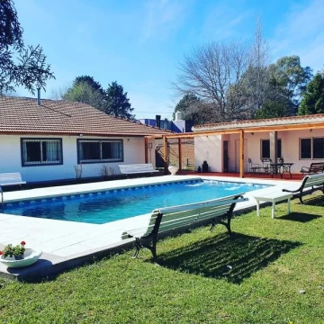 Venta Casa 3 dormitorios Pilar Manuel Alberti De Vicenzo Grande par desarrollo o emprendimiento