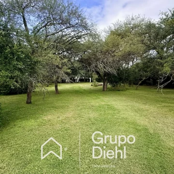 Lote central con fondo a espacio verde EN VENTA en El Bosque