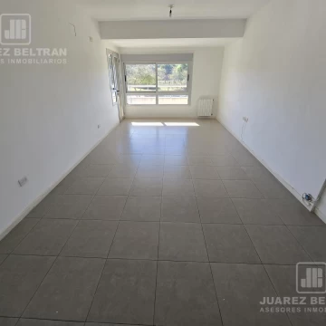 1 dormitorio. 100m2. Amplio balcón. Categoría. 