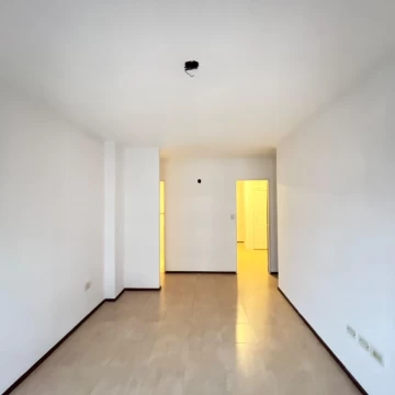 Alquiler Departamento Rosario 2 Dormitorios Balcon Frente San Lorenzo y España Cocina Separada