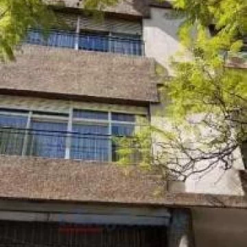 ALQUILER – Piso completo de 3 dormitorios con balcón en Nueva Córdoba