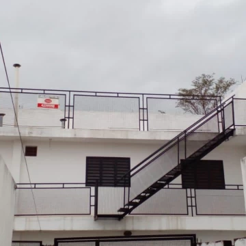 ALQUILER – Departamento de 2 dormitorios sobre Av. Santa Ana