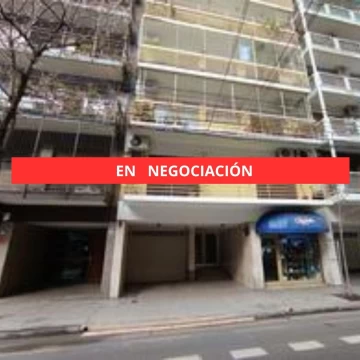 Alquilo Recoleta 3 ambientes baño y toilette con lavadero y terraza interna chica