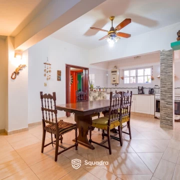 VENTA | PERMUTA - Casa 3 dormitorios   comodín/estudio - Barrio Alberdi, Rosario.
