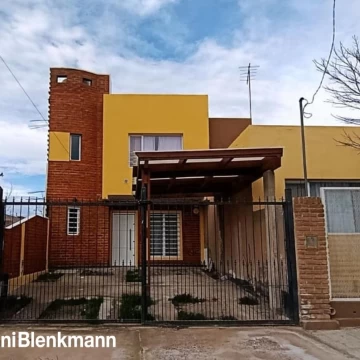 Dúplex dos habitaciones c/cochera en Plottier