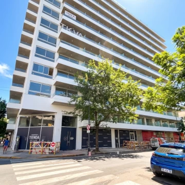 Departamento de un ambiente con balcón al frente en Nuñez